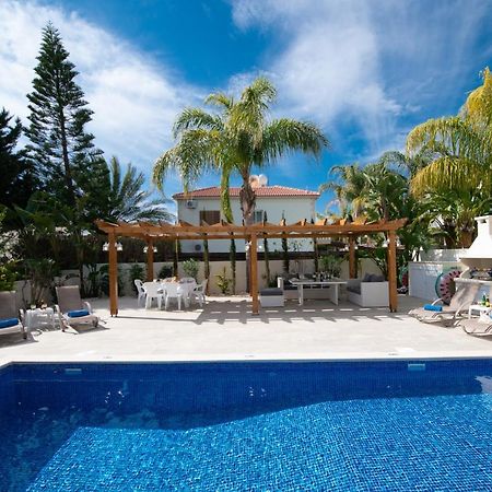 Villa Helena ไอยานาปา ภายนอก รูปภาพ