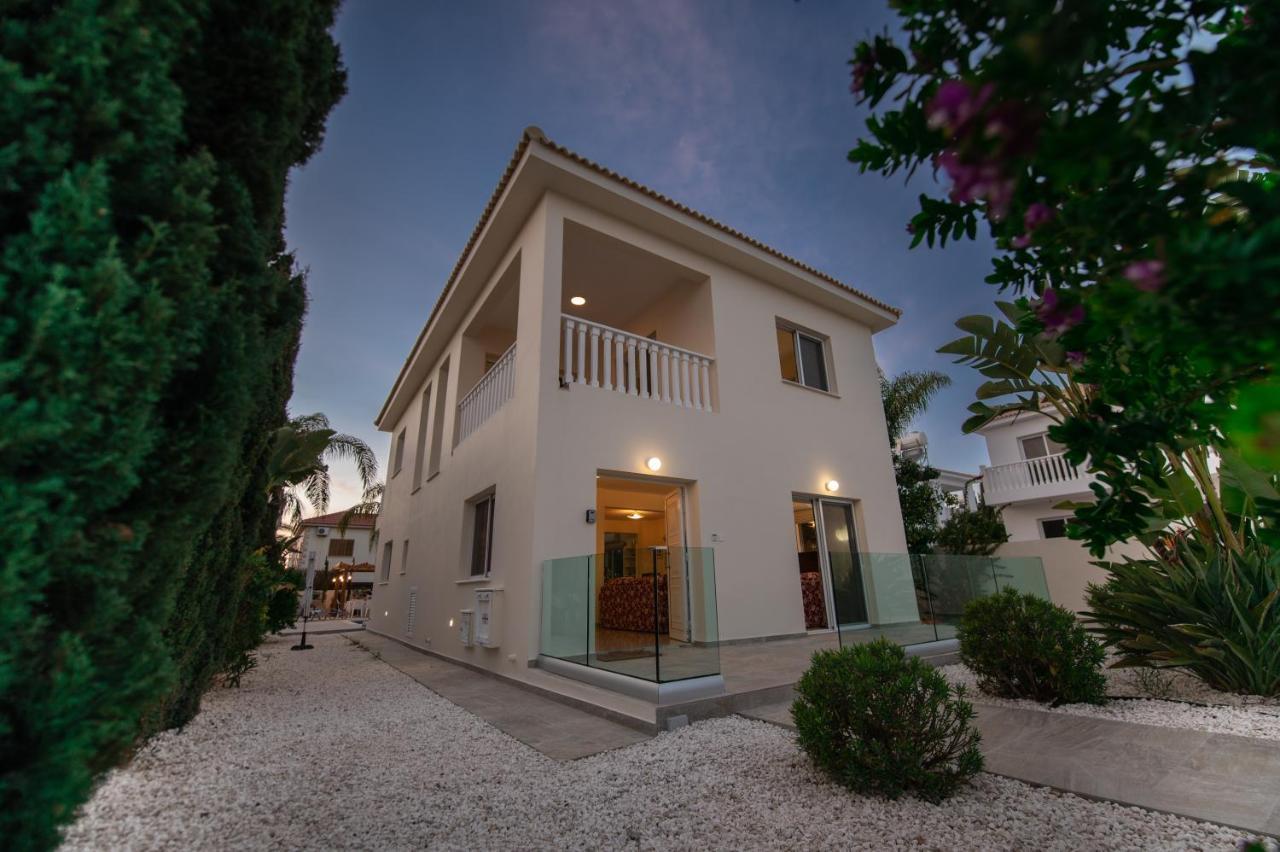 Villa Helena ไอยานาปา ภายนอก รูปภาพ