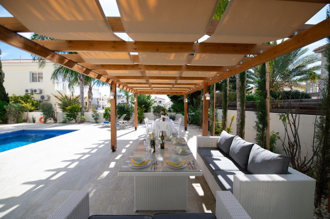 Villa Helena ไอยานาปา ภายนอก รูปภาพ