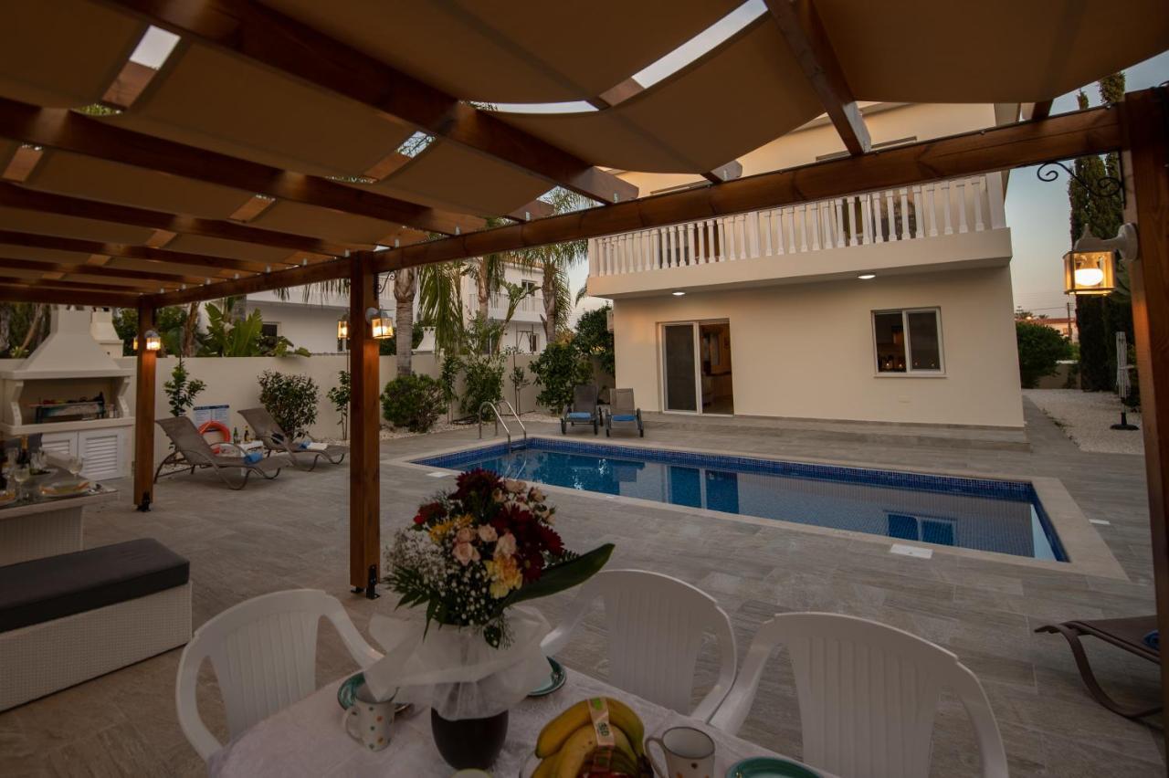 Villa Helena ไอยานาปา ภายนอก รูปภาพ